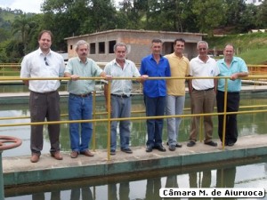 Em visita as unidades do SAAE (São Lourenço e Carmo de Minas), com o objetivo de identificar novas alternativas de distribuição e tratamento de água para o município de Aiuruoca / Novembro de 2009